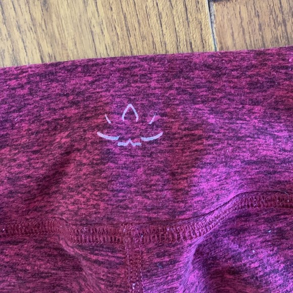 Beyond Yoga Capri Leggings Crimson Red Space Dye size M Cropped Athletic - Picture 10 of 10